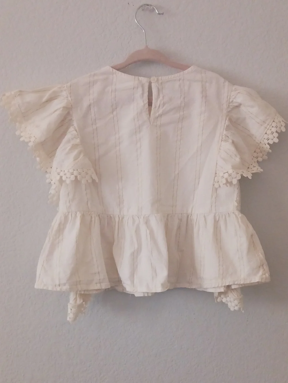 10×$13!!🔴Cat & Jack Cream Ruffle Peplum Top with Gold Trim